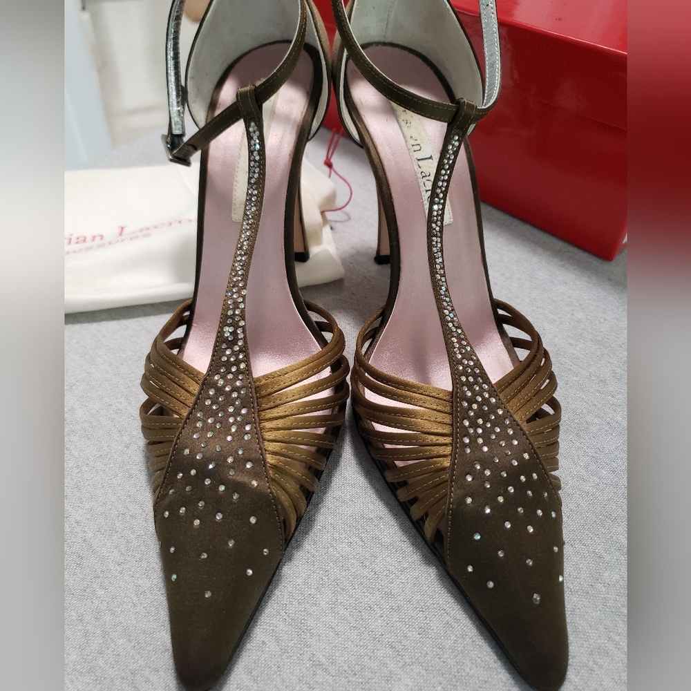 CHRISTIAN LACROIX VINTAGE TWO TONED KHAKI T-STRAP SANDALS SZ 37